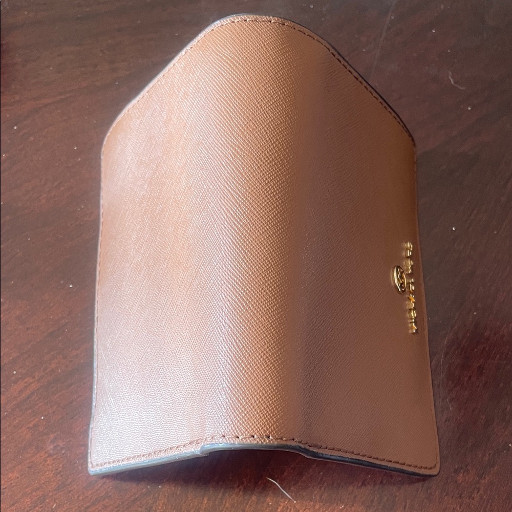 Michael Kors Black and Tan Crossbody Bag Set - Picture 10 of 14